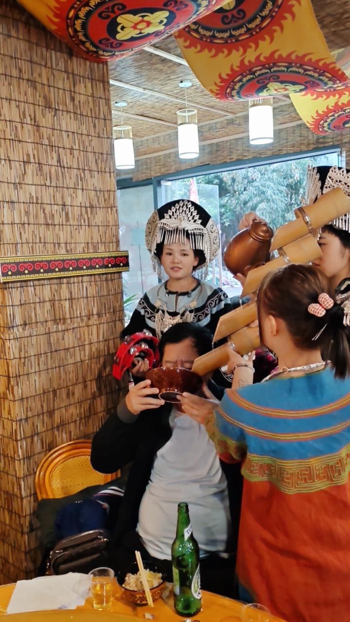 4月17号，我们贵州之行的最后一站来到了白城古镇，晚上就在白城古镇的一家彝族餐馆