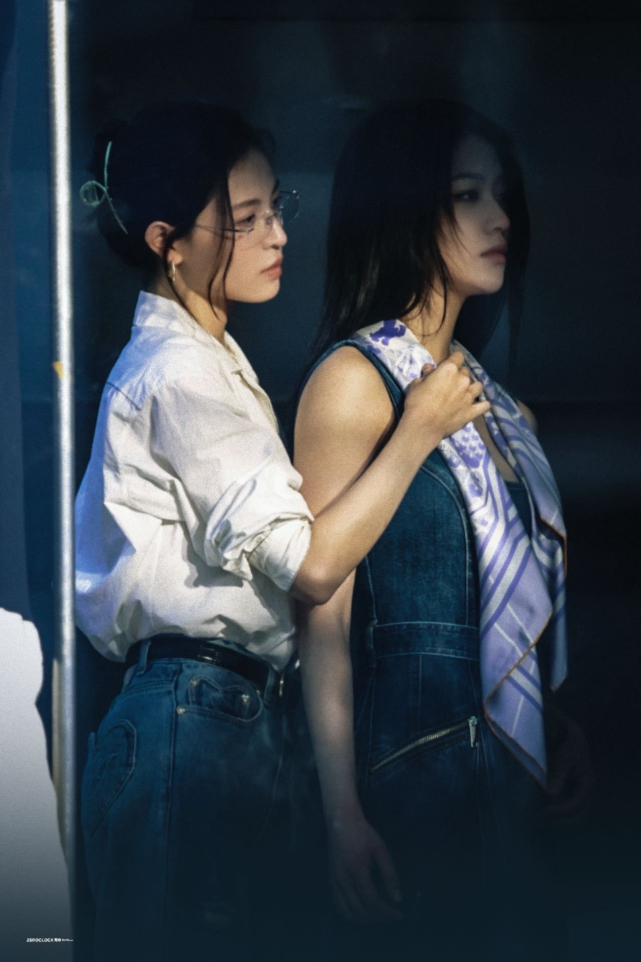 钟楚曦向涵之这有一条通天路谁懂这种宿命感！钟楚曦与向涵之同框氛围感绝了，一个动作