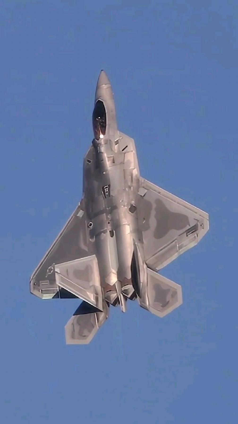 伊拉克侵占科威特你知道吗?知道啊，那是很多年前的事情了。科威特人民非常感谢美国帮