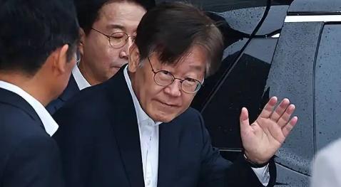 韩国这次算是彻底碰了硬钉子。中方的回击干脆利落，9月3日，离光州双年展开幕仅剩4