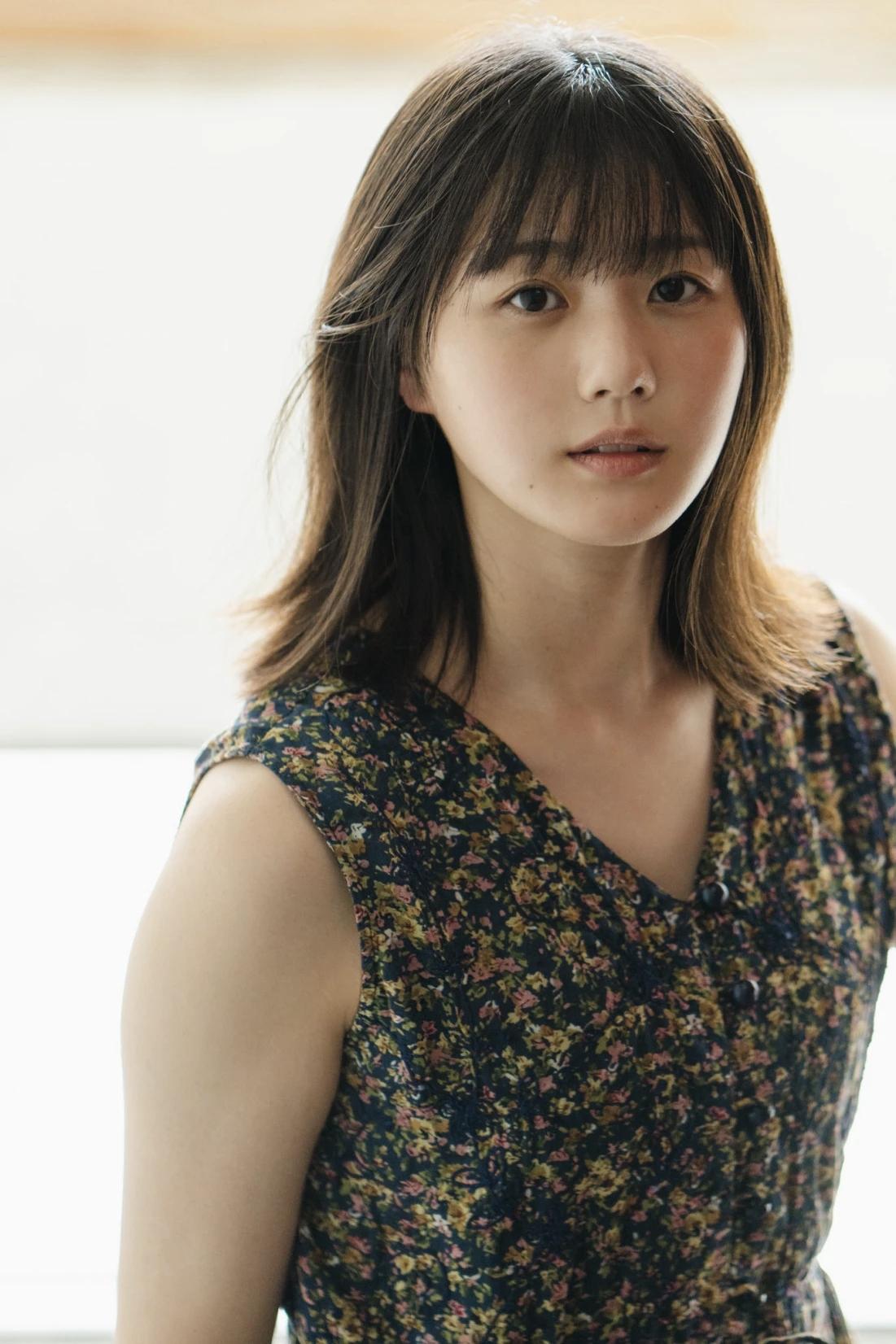 穿搭风格/发型/青春美少女的发型哦，简洁朴素的连衣裙👗，真美女生怎么穿搭会看上