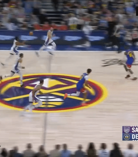 威少的传球能力，前场篮板能力在后卫中实属无敌。这不是简单的数据堆砌，而是一种贯穿