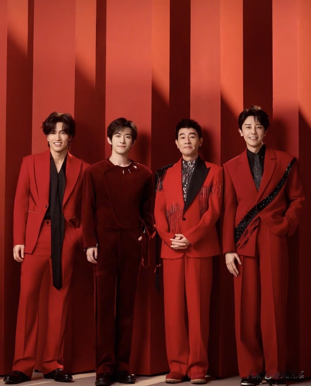 都说巨蟹座是“共情怪物”，
陈小春算是把这条刻DNA里了！😭
节目里别人鼓掌是