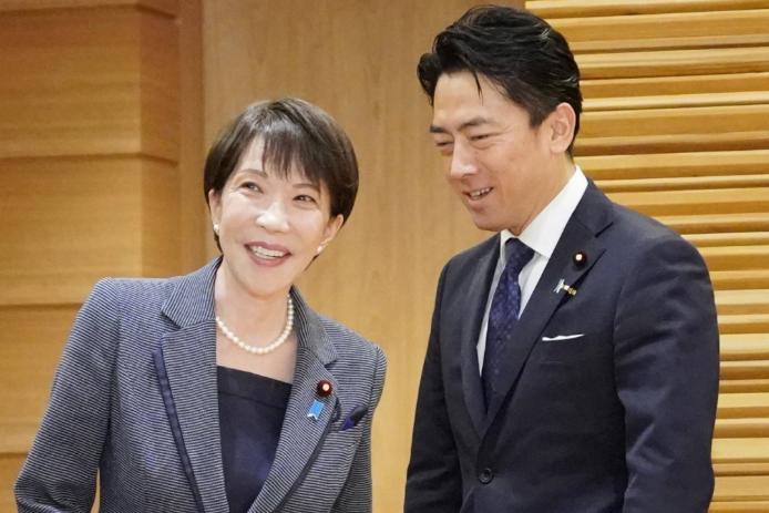 高市早苗上台刚满300天，日媒帮她算了一笔外交仗：一共出访8次，跑了11个国家，