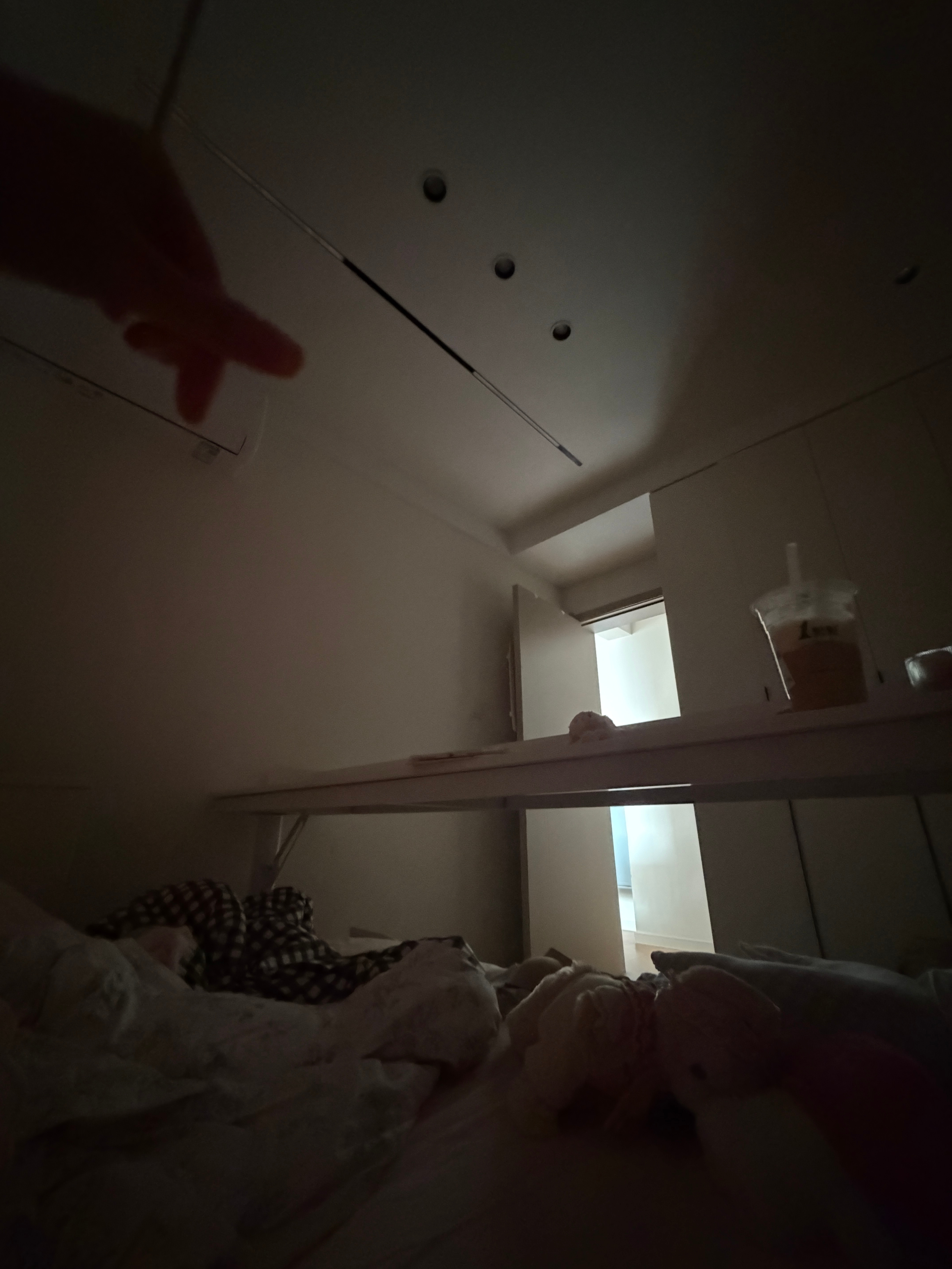 面试完宝格丽我就这样在床上躺尸