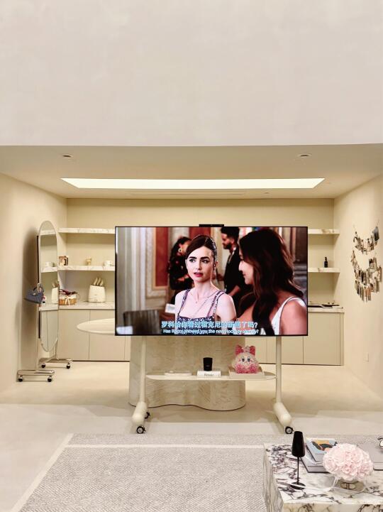 宅家趣味是这个“巨幕手机”带来的 !