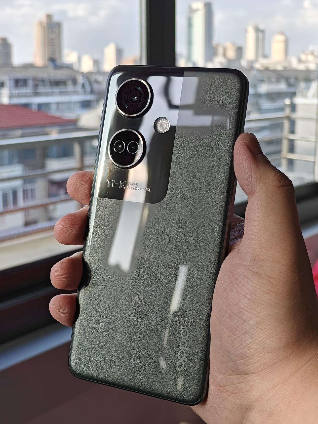 终于拿到了OPPO K11，简单上手体验了小半天的时间，简单和大家聊聊体验吧，纯