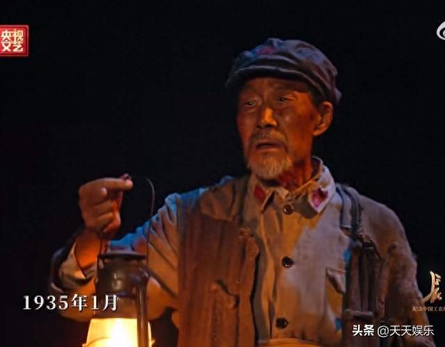 72岁李雪健登台，听不见也说不了话，1分钟无台词表演看哭观众