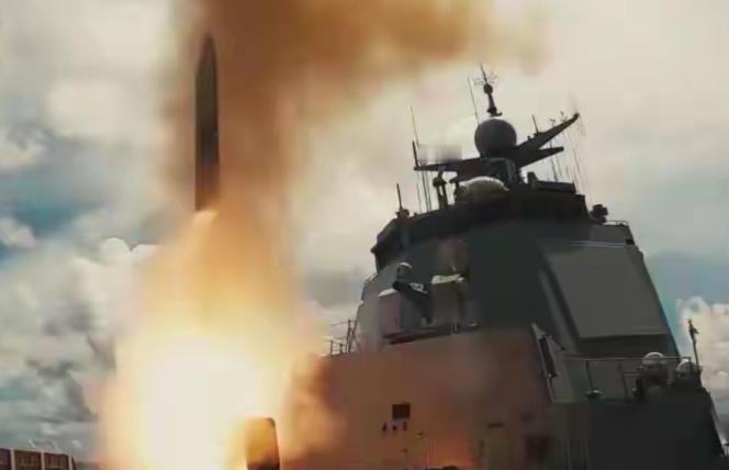 [月亮]日本也太嚣张了，竟然敢把战舰开到台湾海峡耀武扬威，明摆着就是挑衅咱们中国