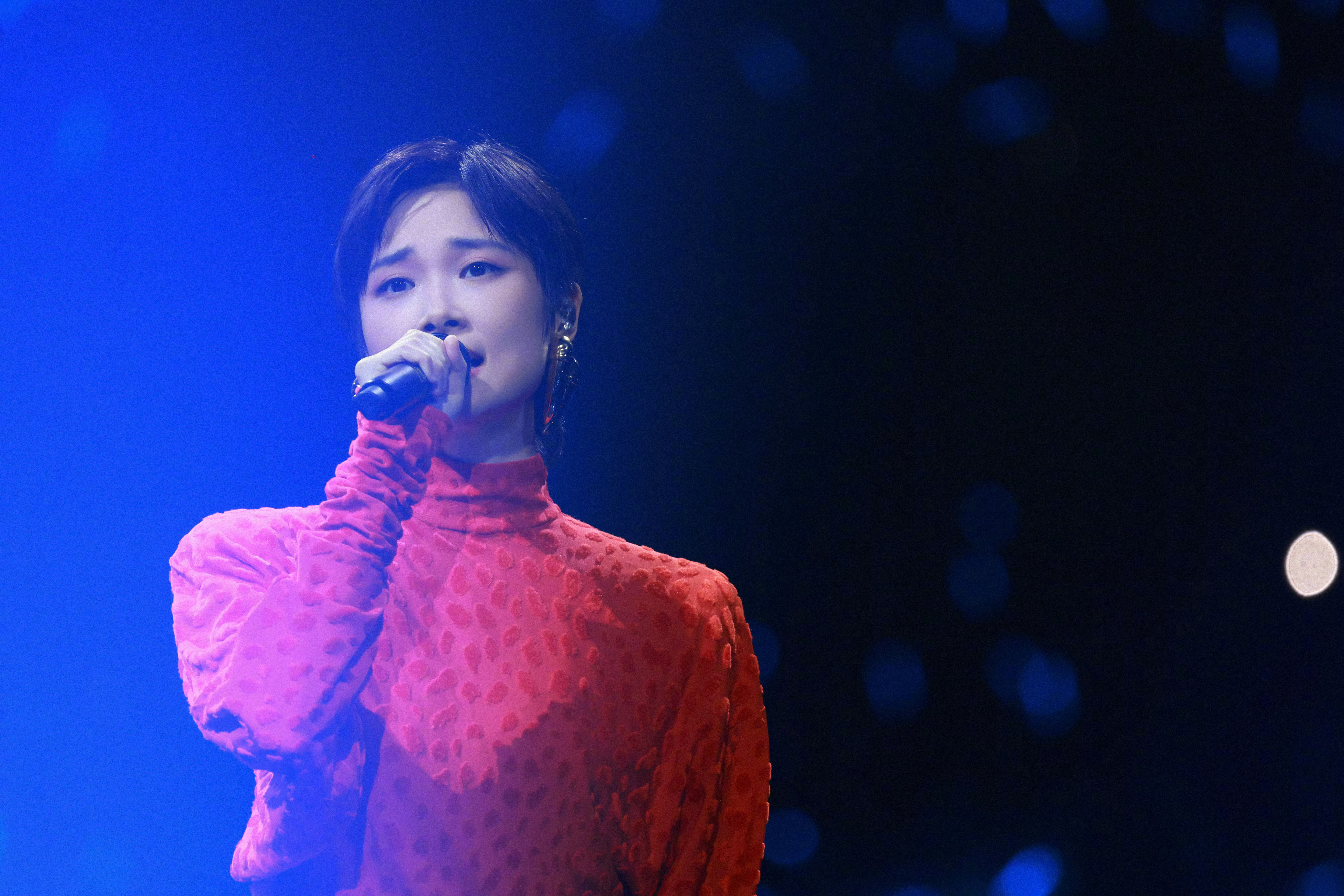 李宇春又要回成都唱歌了时隔3个月，又可以在成都听到李宇春的现场了！高级充满质感，