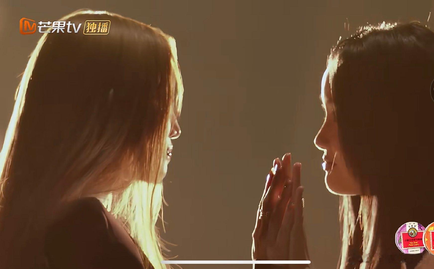 ALin黄龄十指紧扣 声生不息 媚嗓配中音+十指紧扣，ALin黄龄这舞台不火都难