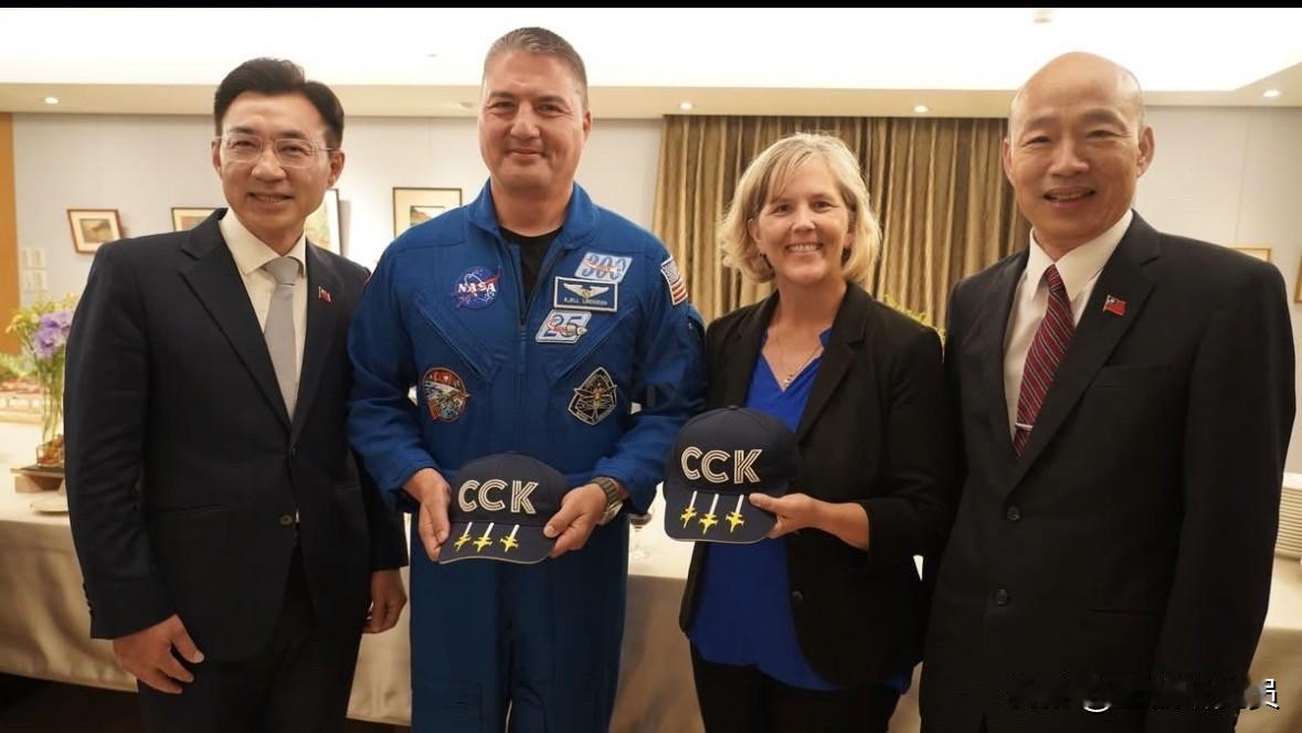 美国在台协会处长谷立言在脸书发文叫嚣称，前天晚上邀请台各界齐聚一堂，一同庆祝“美