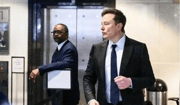 细思极恐！马斯克最新放出三大终极预言，每一条都精准颠覆普通人的未来生活！
在最新