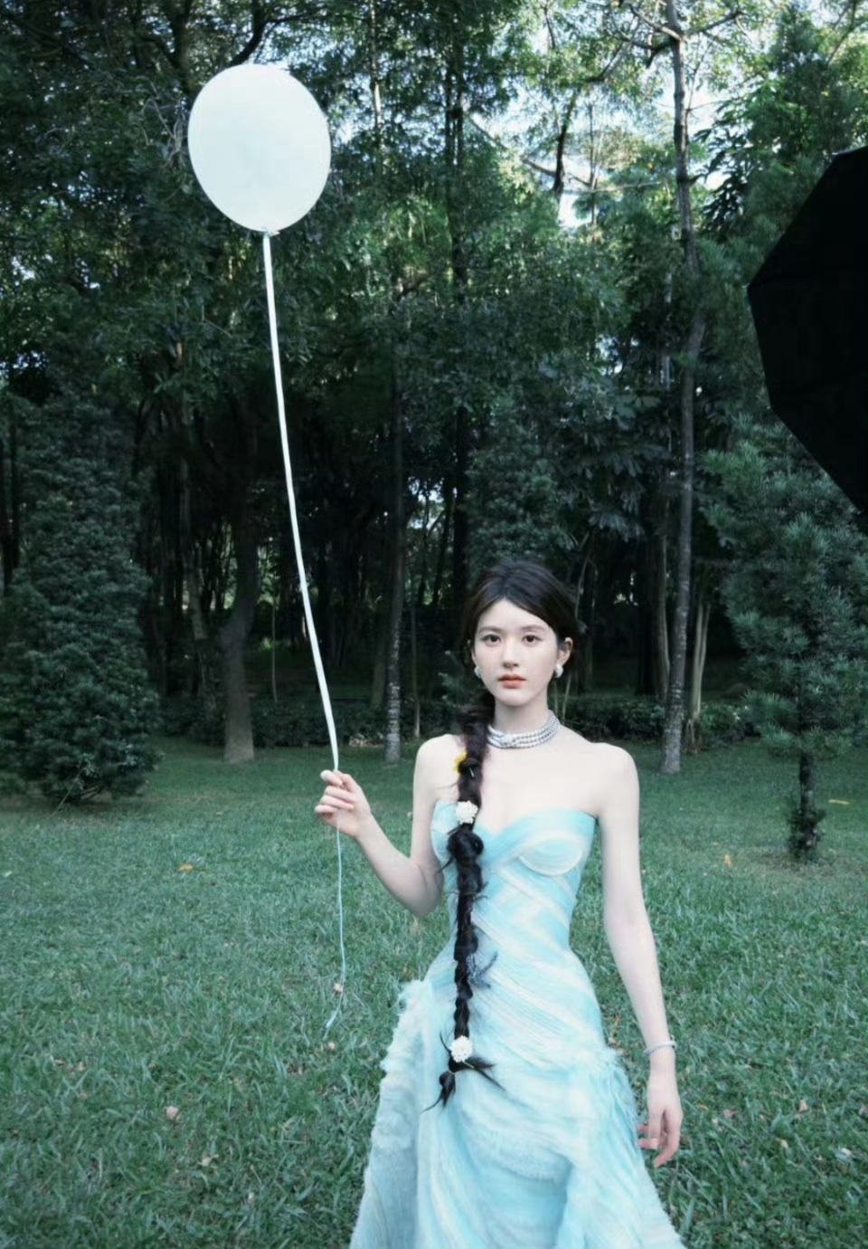 确认出席vogue活动的艺人期待赵露思
