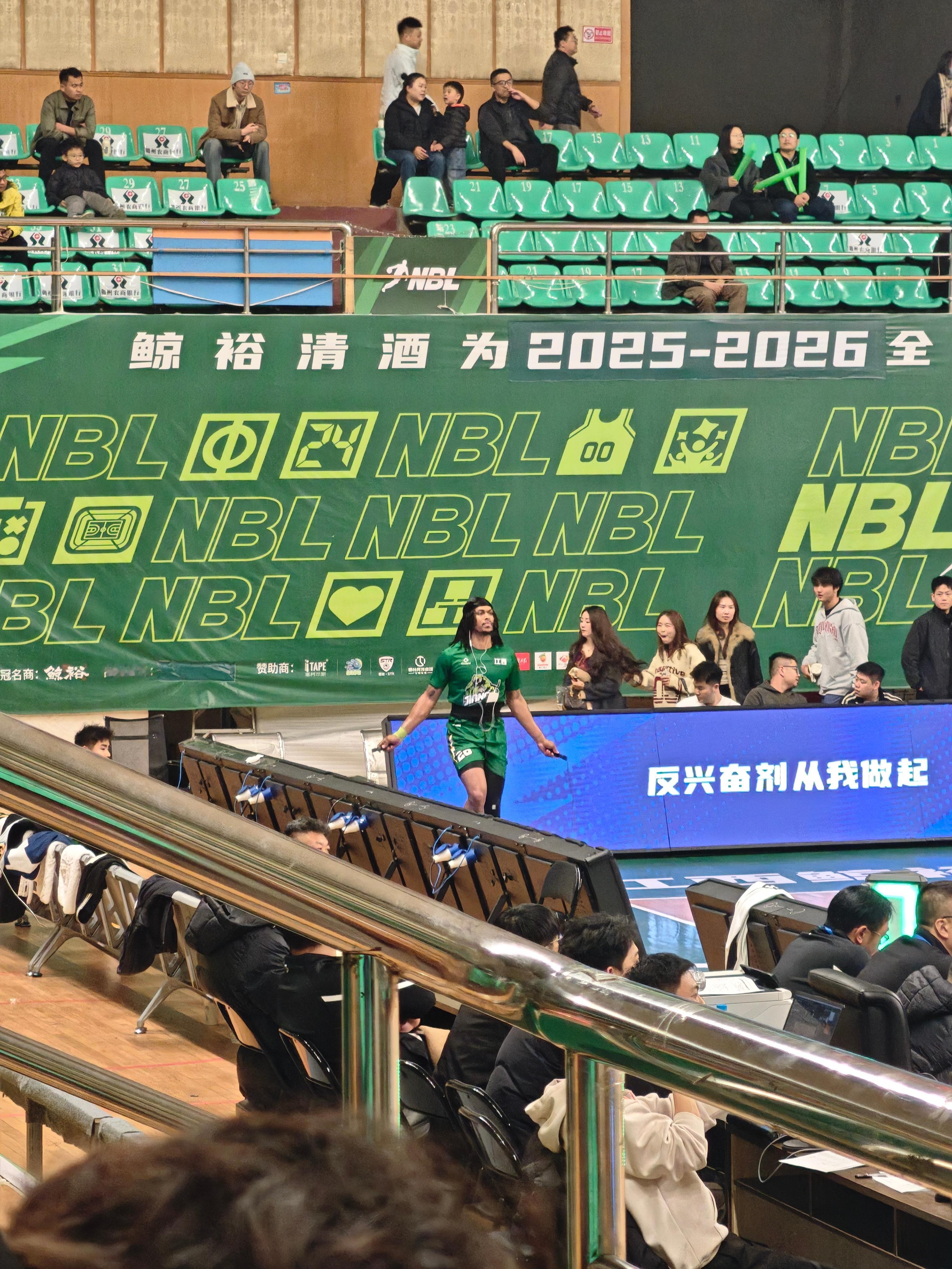 依旧督战尼文哈特 赣州·赣州市体育中心