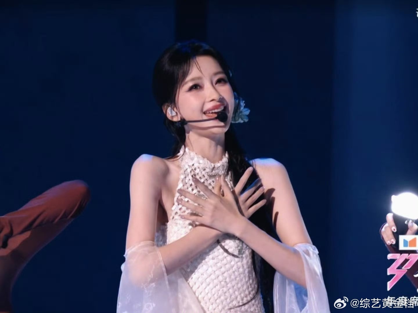 孙怡好美好仙好长一条人一身纯白色长裙的造型，仙气直接浸透到骨子里了浪姐总决赛