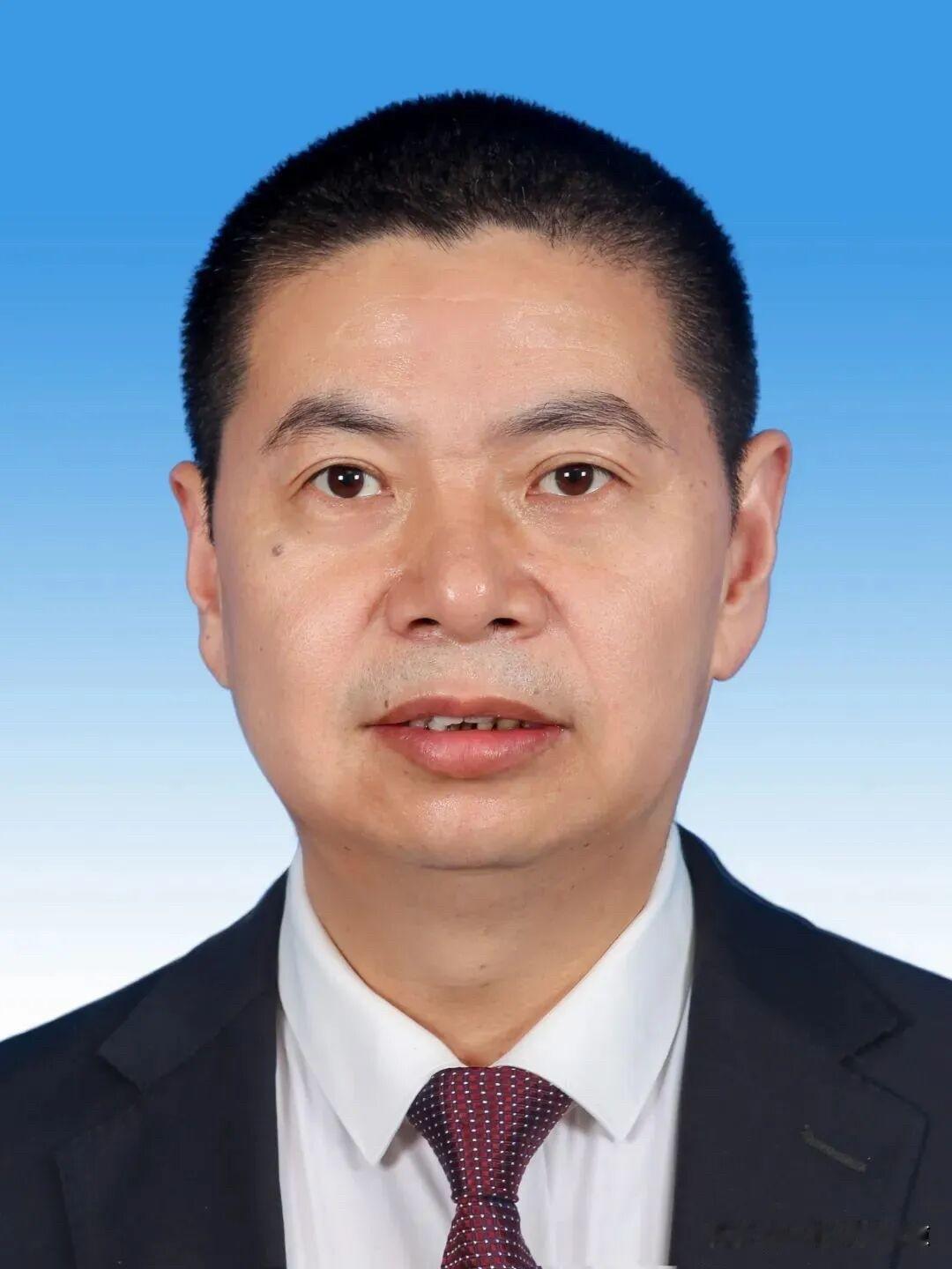 石波同志为绵阳市第三人民医院院长（试用期一年），免去其绵阳市中心医院副院长职务。