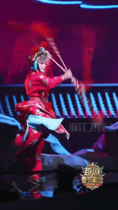 第一次看到玩得这么花的春晚浙江卫视越剧春晚 真没见过这么敢整活的春晚，别家走常规