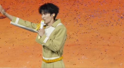 赵小童直播 家人们谁懂啊！赵小童直播一开场就像有魔力一样把我紧紧吸住，他那带着点