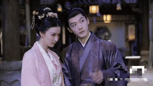 王楚然这是在干嘛？是看谁不顺眼吗？ ​​​