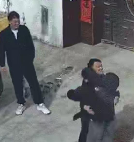 你能想象吗？江苏一女子，丈夫去世后本觉得生活会陷入无尽的孤寂，往日情谊也会随着丈