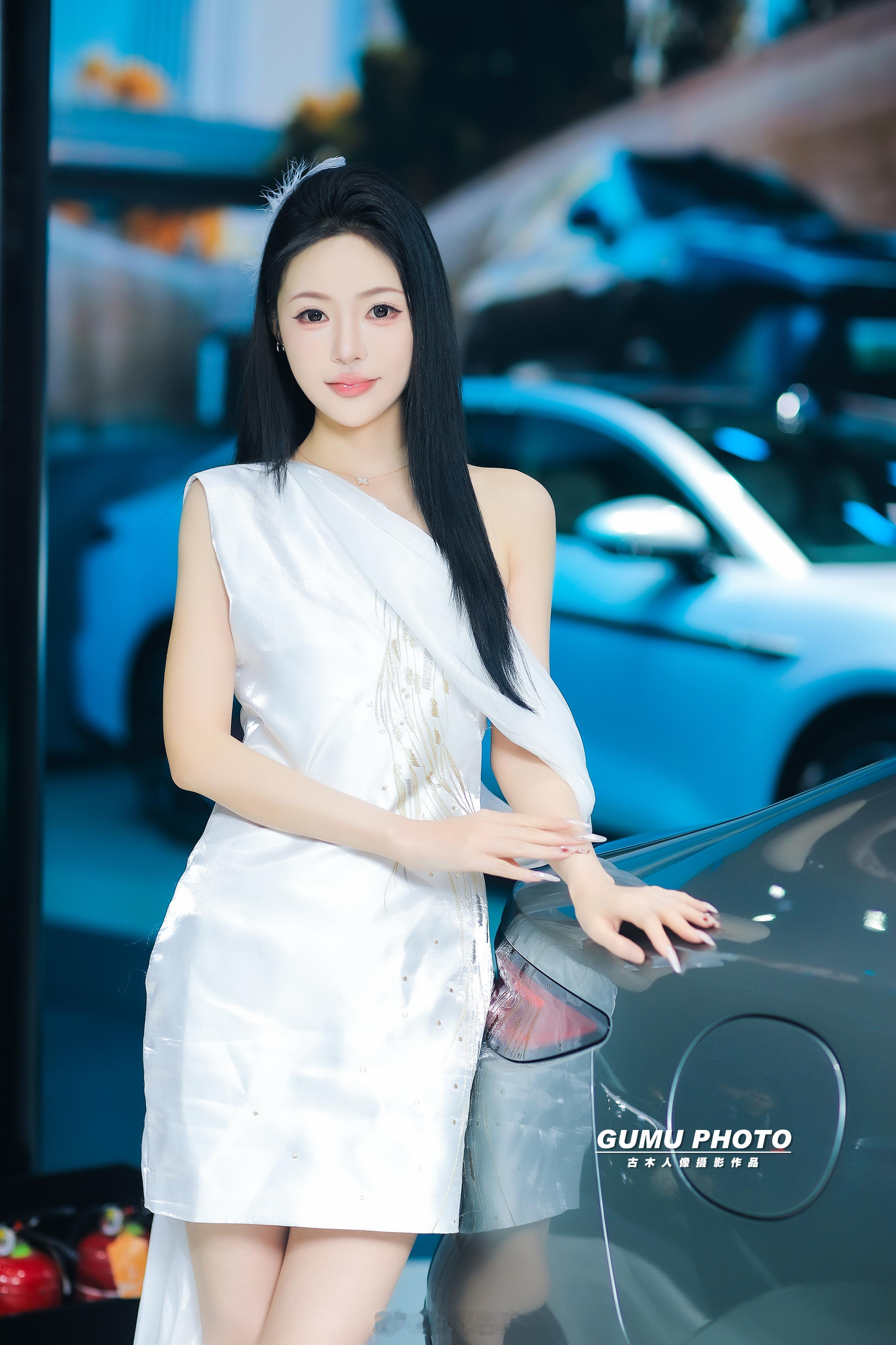 2025重庆汽车消费节比亚迪展台模特小姐姐2025重庆汽车消费节 