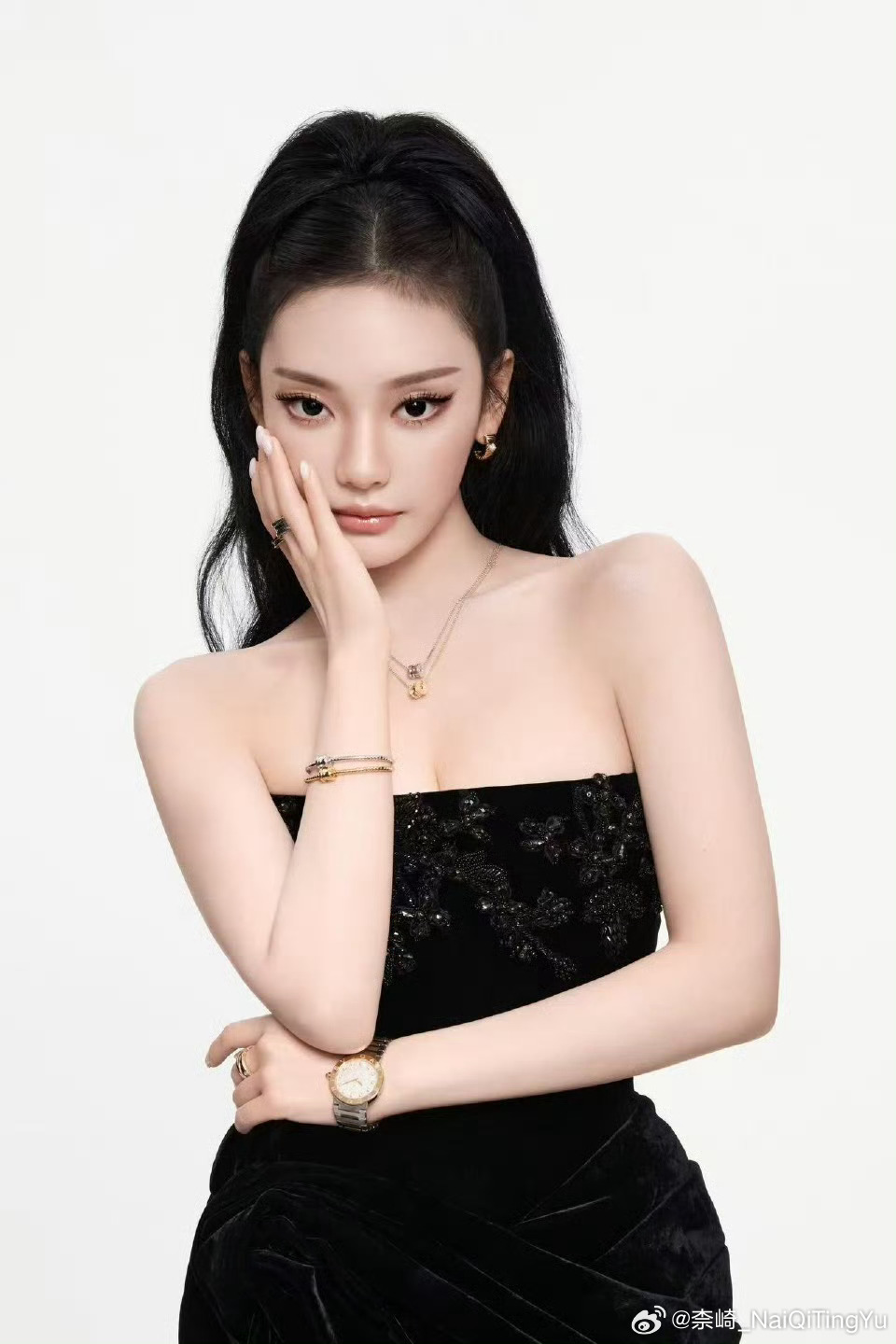 看的出她是公主宁艺卓时尚表现力宁艺卓宝格丽女郎宁艺卓深圳宝格丽状态