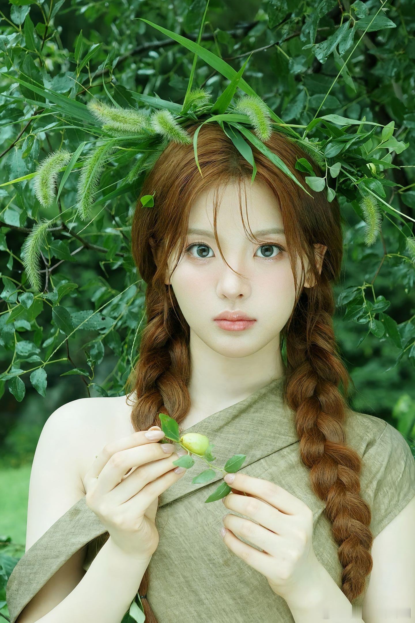 杨超越来缓解大家的眼疲劳了🌲 ​​​