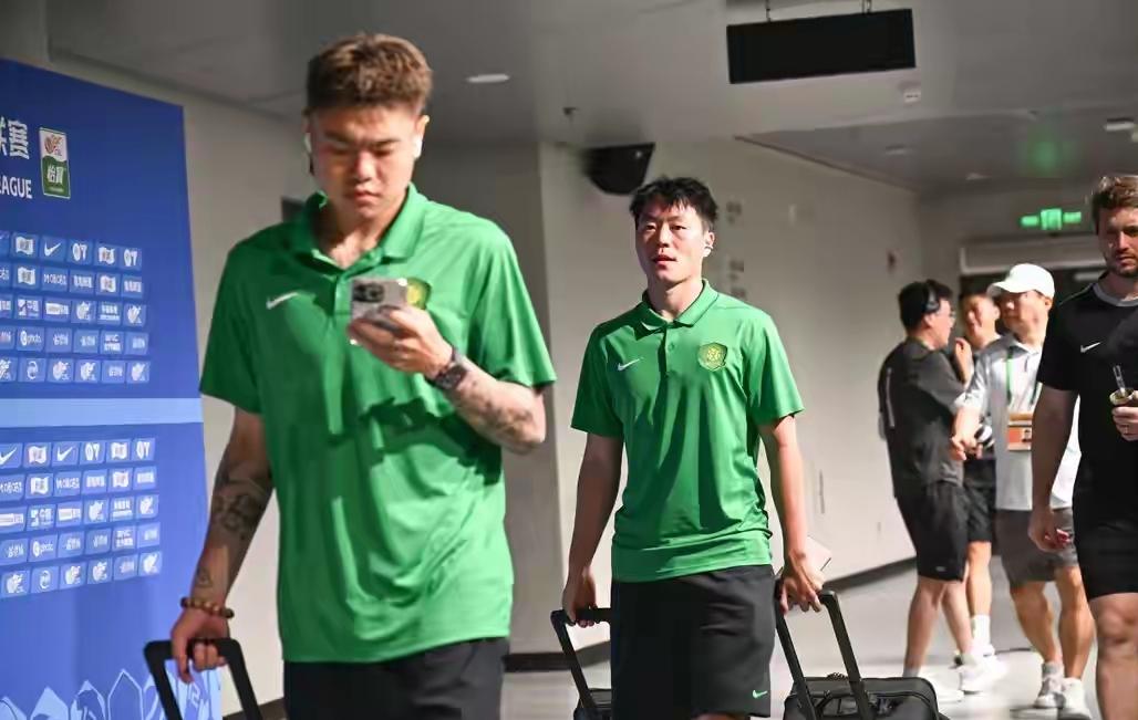 梦想照进现实！18岁少年圆梦工体，首秀立下进球目标
 
中超第22轮赛场迎来暖心
