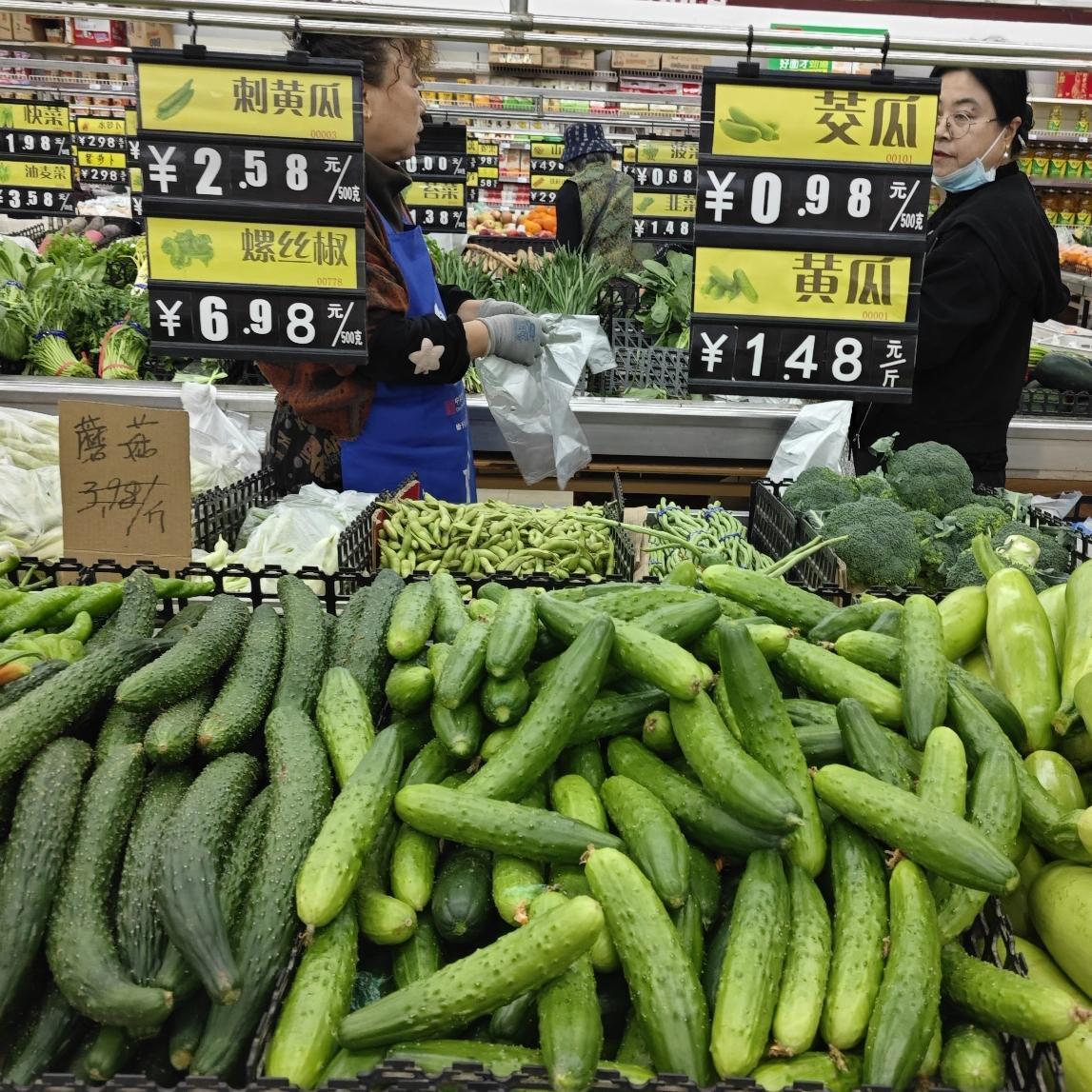 大白菜0.28元一斤；
油菜苗0.58元一斤；
菠菜0.68元一斤；
大头菜0.