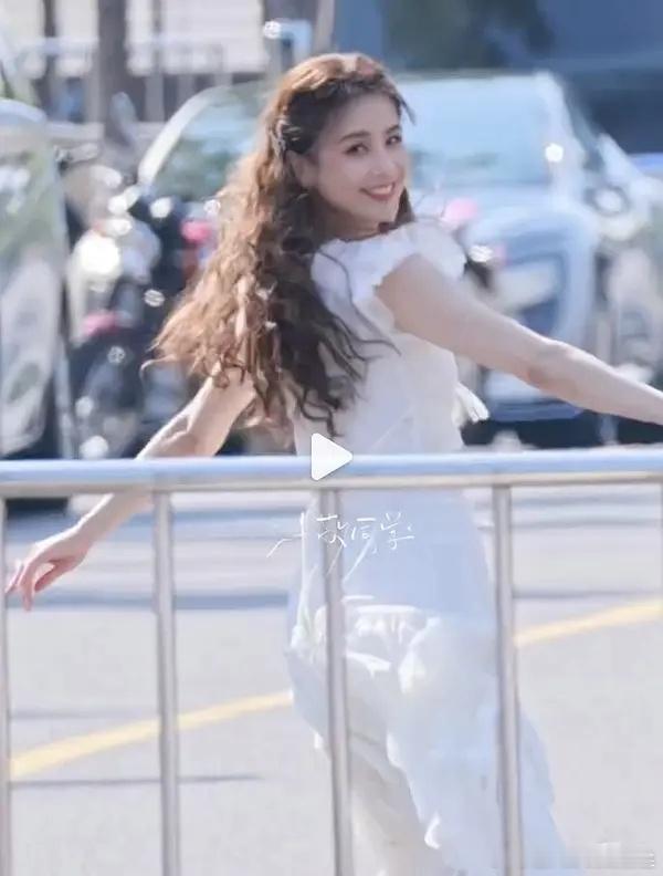 一看我以为这是马思纯 
