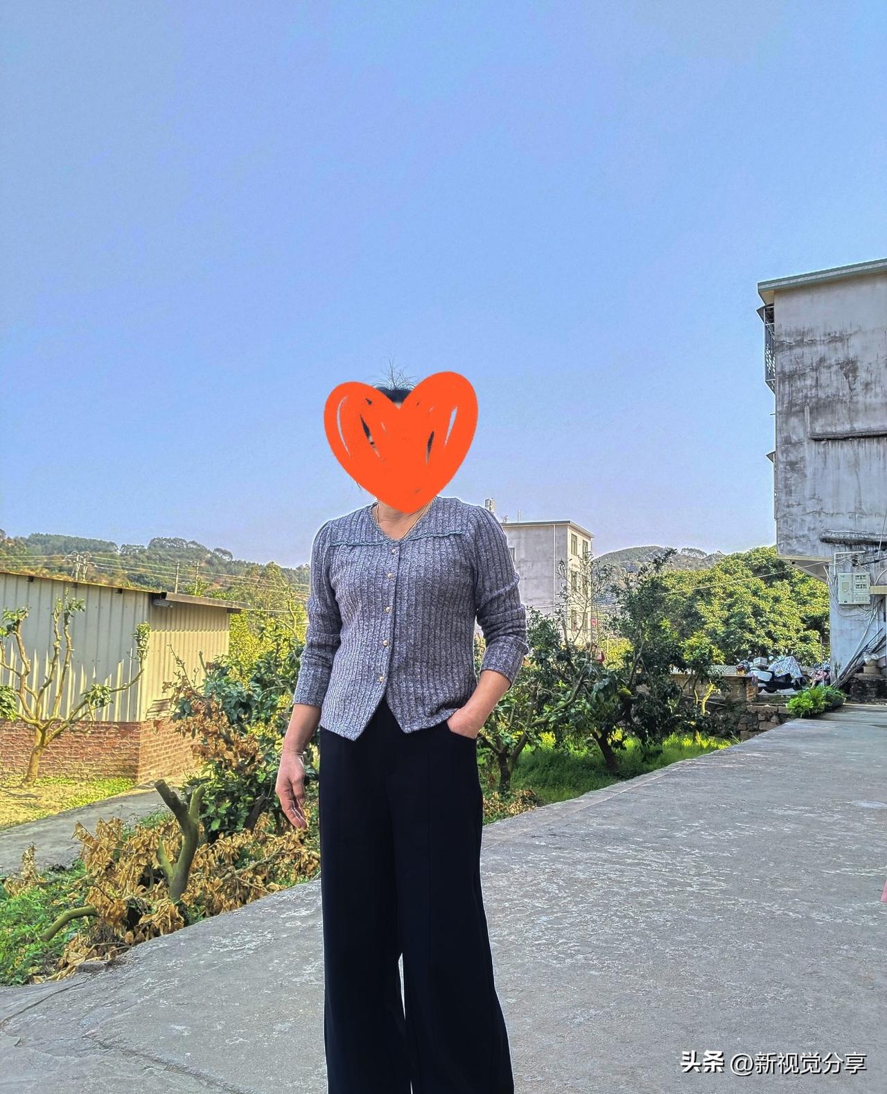 我姐今年40岁，手里全部存款只有16000块钱。
 
昨天晚上8点多，她给我打了