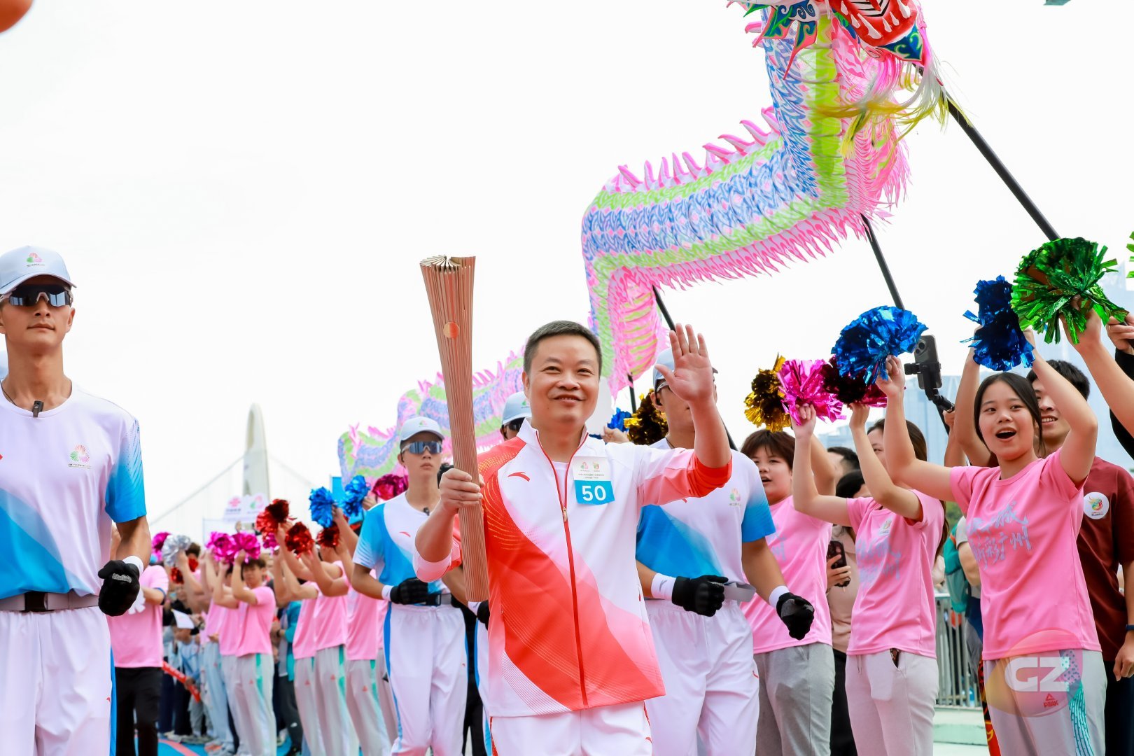 何小鹏说当火炬手可以吹一辈子 短时间咱们应该不会举行奥运会和亚运会了，确实可以吹