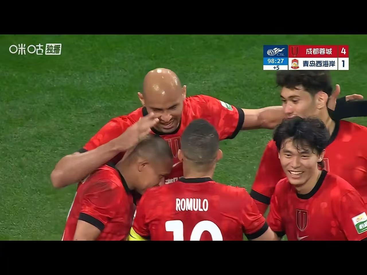 成都蓉城太猛了，5:1
一点不讲武德，
这家伙将青岛西海岸打得，直接大眼瞪小眼。