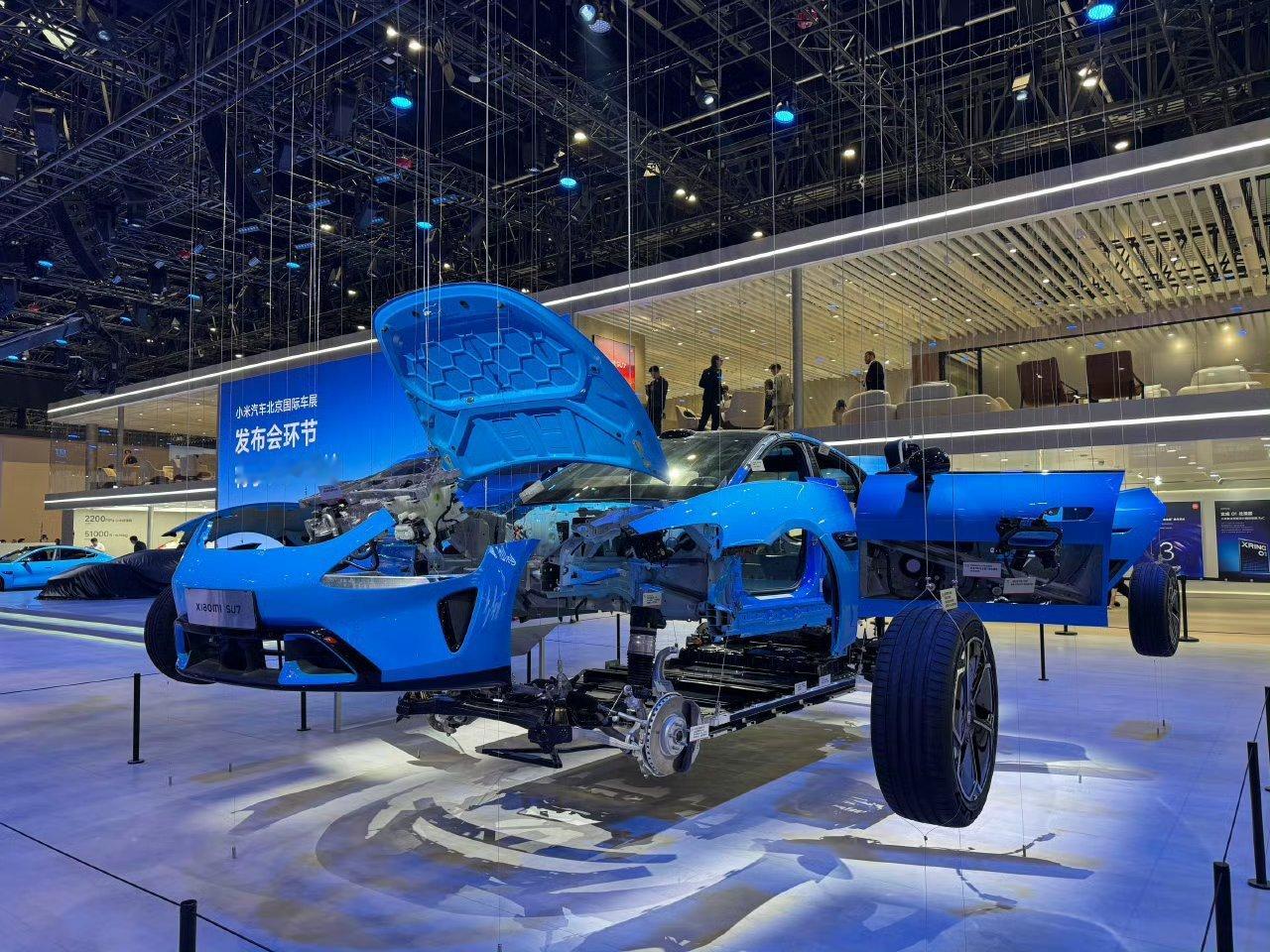 科技佳ZHJ 小米这波直接展示出了技术自信。在今天开启的北京车展上，雷总为了让观