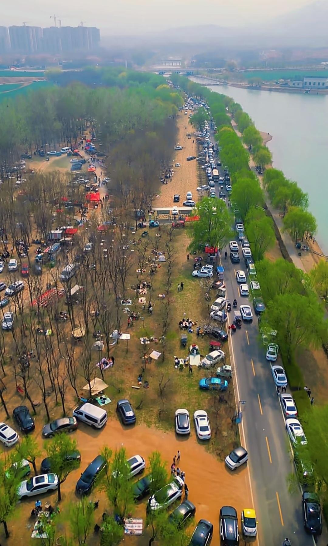 周末的邹平于印水库野炊人不少呀！