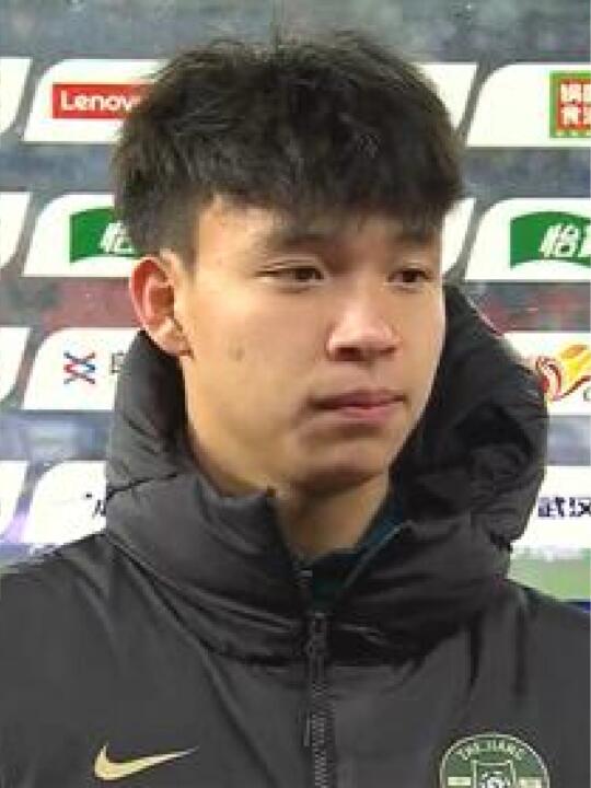 王钰栋：伤不严重 可能郑凯木也是滑了