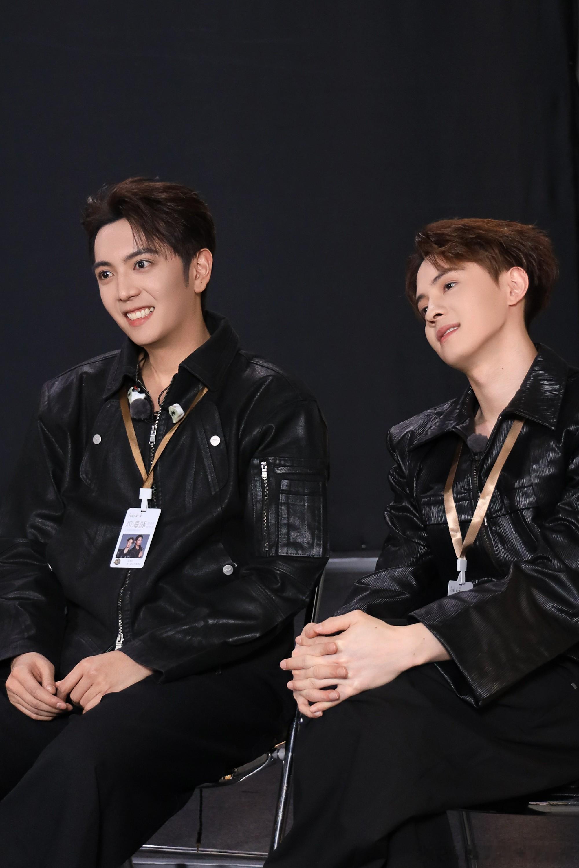 双主唱灼海豚加盟《有歌》第二季，浪漫摇滚风初亮相引发期待 