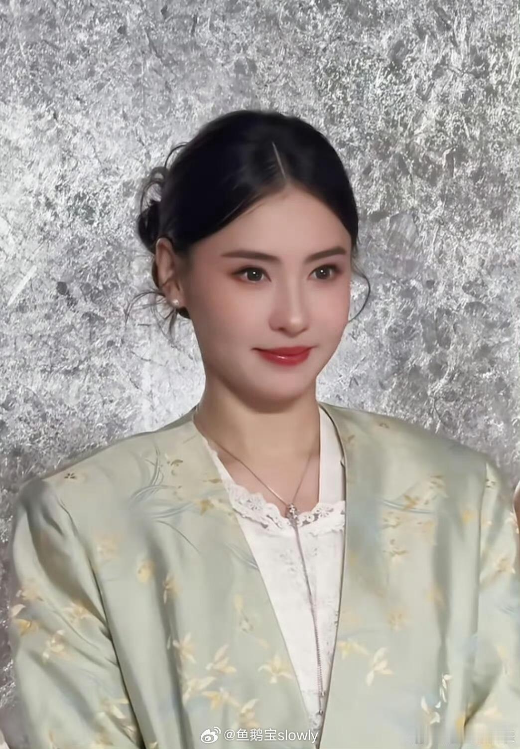新中式还得是张柏芝我的妈爷 姐姐也太美了！！！！新中式跟姐姐太配了！ ​​​