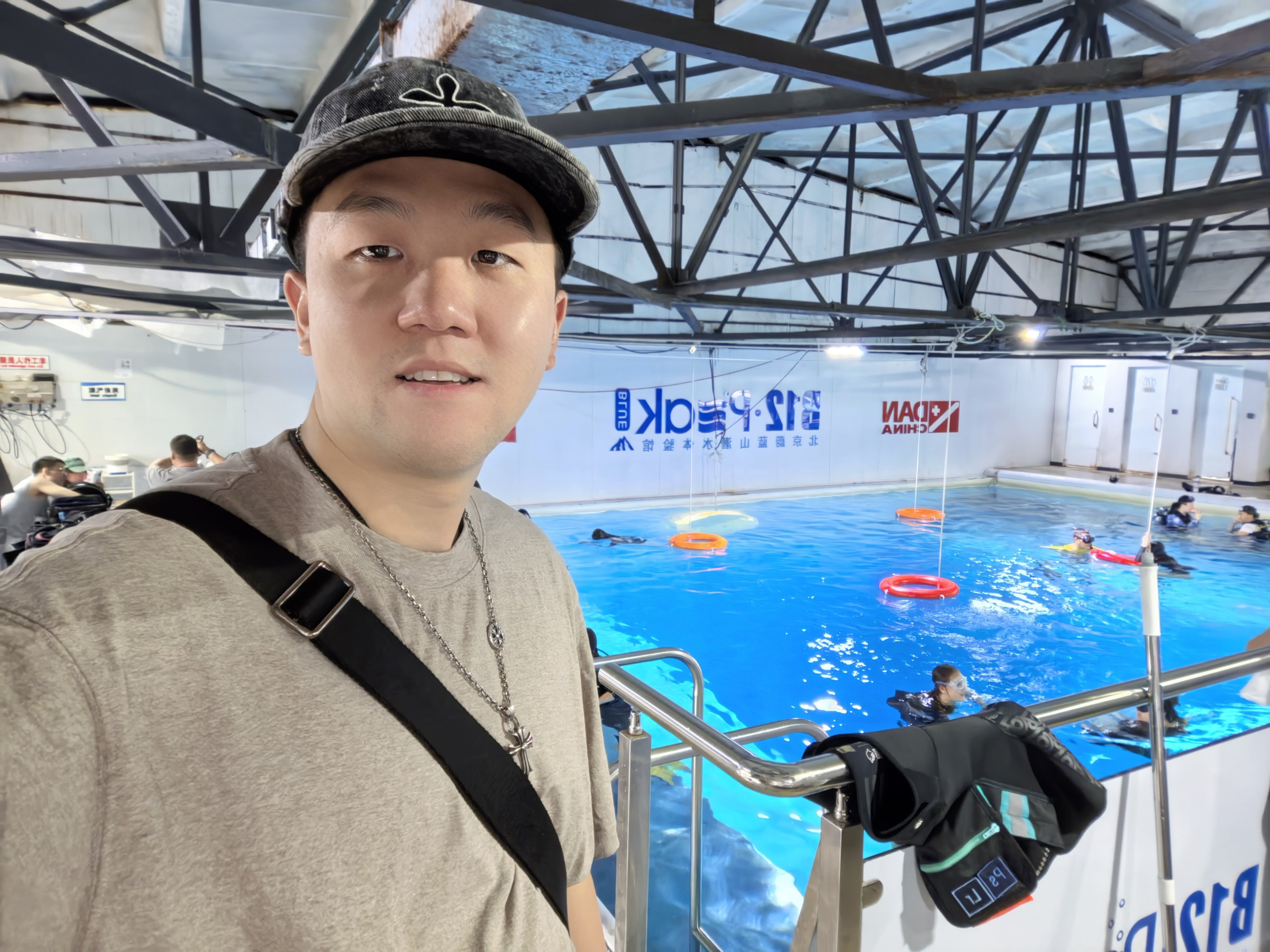今天周日不养鱼，来当鱼首次体验下潜7米，打小游泳的我还是有点怕的自由潜水 北京·