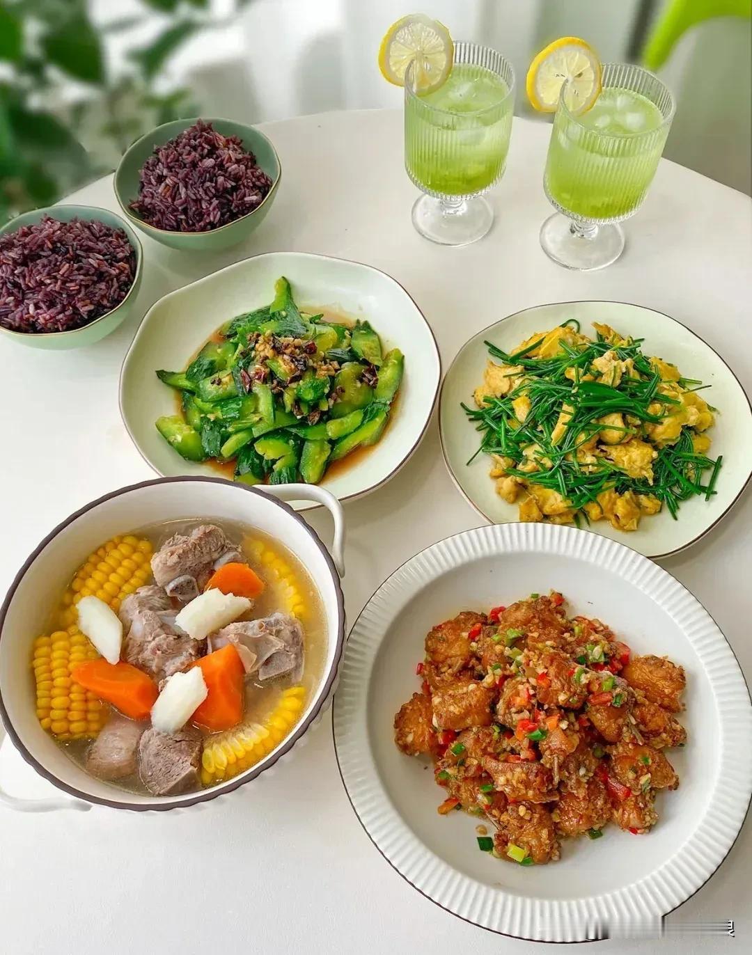 我是肝，让我强壮的方法是徒步；
我是肾，让我强壮的方法是踮脚；
我是心，让我强壮