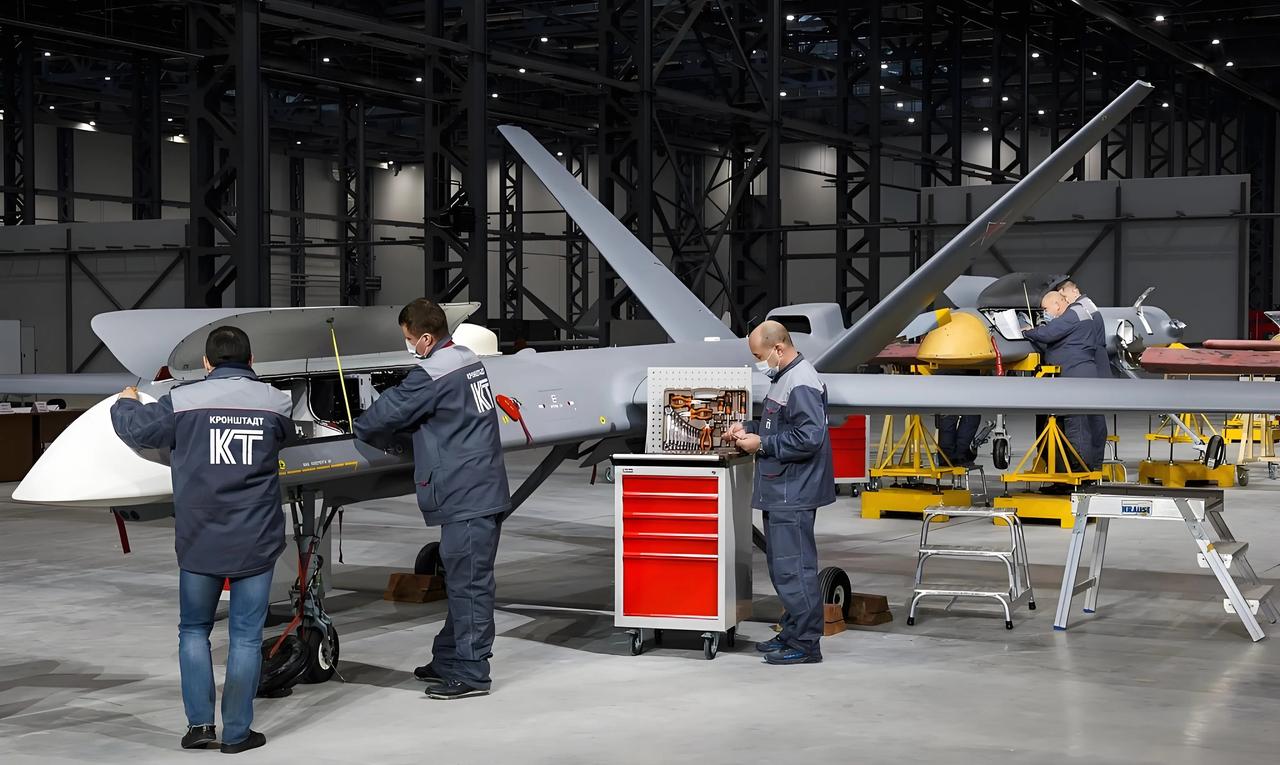 中国军工现在让外界最紧张的，不是新装备铺天盖地的生产速度，而是这些装备已经开始投