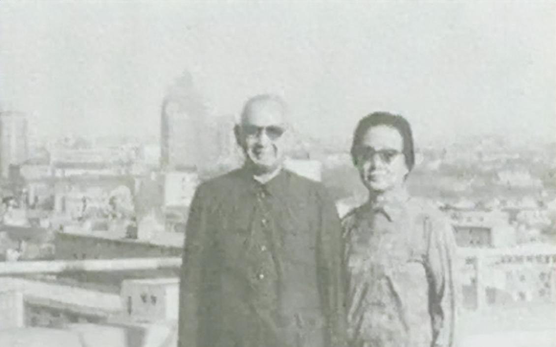 1982年杨勇罹患癌症住院，医生检查时意外发现杨将军的肝器官竟然消失了！
198
