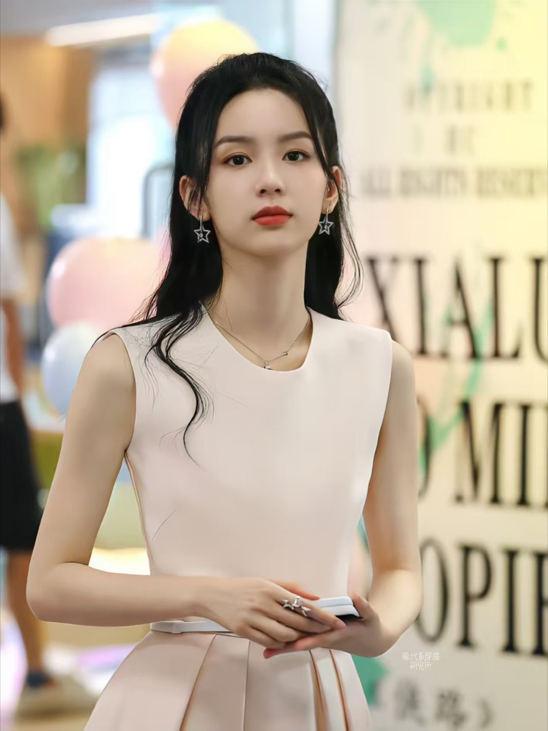 网友票选出最适合偶像剧女主的女明星：TOP9 邓恩熙TOP8 章若楠TOP7 关