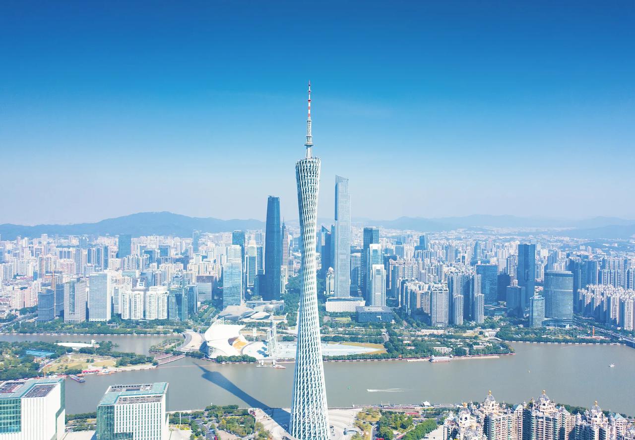 杭州踌躇满志取代广州，而广州却忙着抢义乌的“饭碗”。
近日，2026年中国百强城