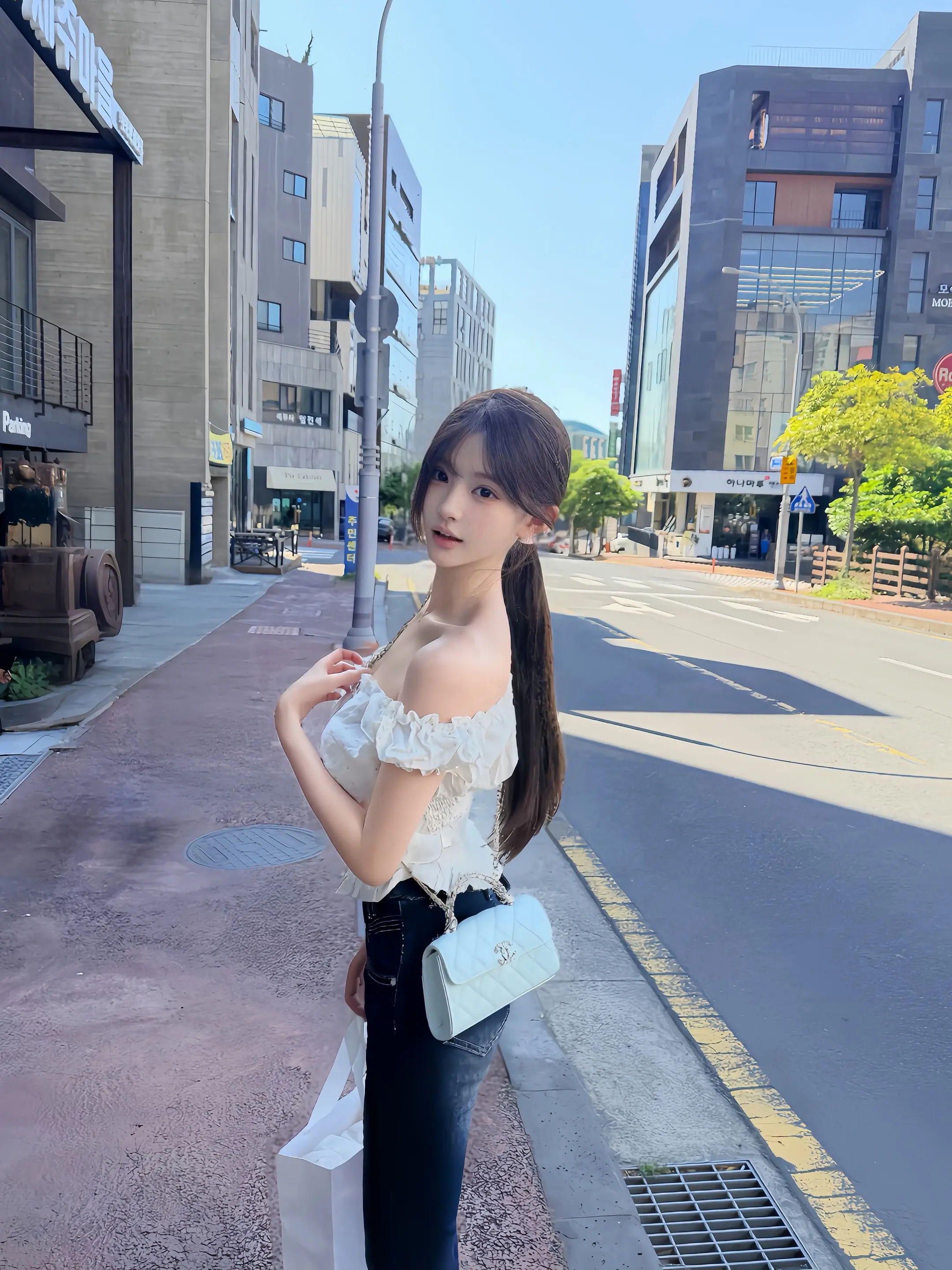 在重逢的街头心跳比我先认出你