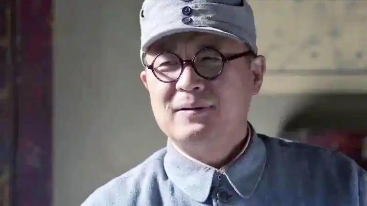 1949年秋天，重庆刚安定下来，刘伯承得知老家原配妻子还在世，半生独居度日、家境