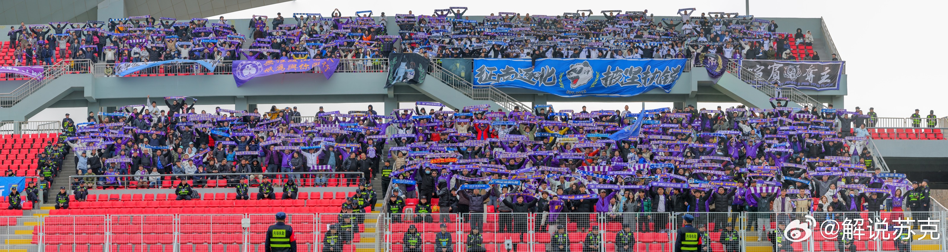 还原一下下午我遇见的一连串。没想表达什么，就单纯的想说一下。昨晚跟回来的路上，聊