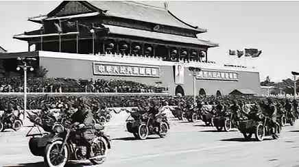 二毛家独立后，大量科学家被中国“接纳”。而这些科学家来到中国后，不少人第一个要求