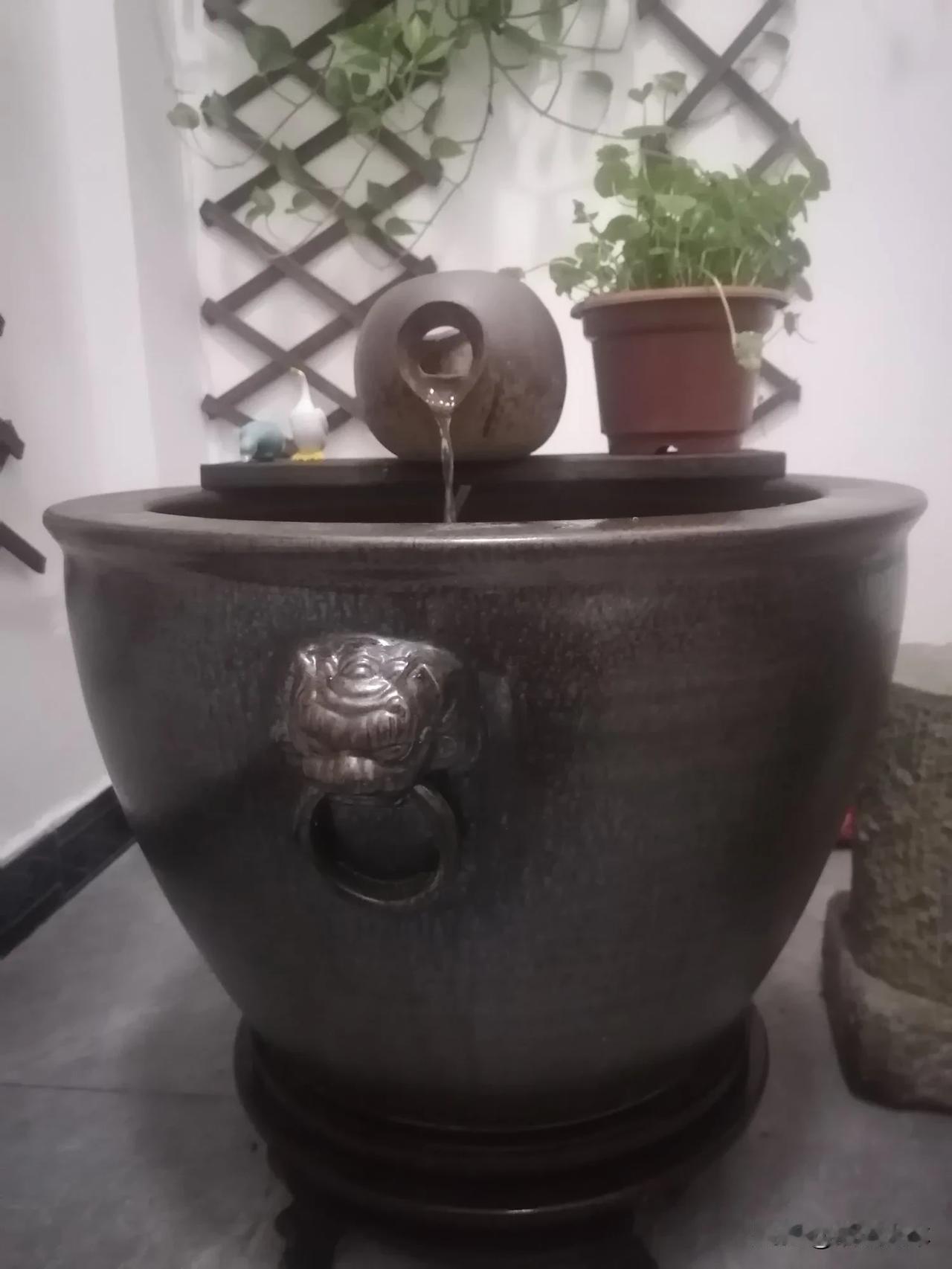 今天去了百色的一个朋友家，
看到他一个风水摆件，
好多年没有看到这种，
牛头带鼻